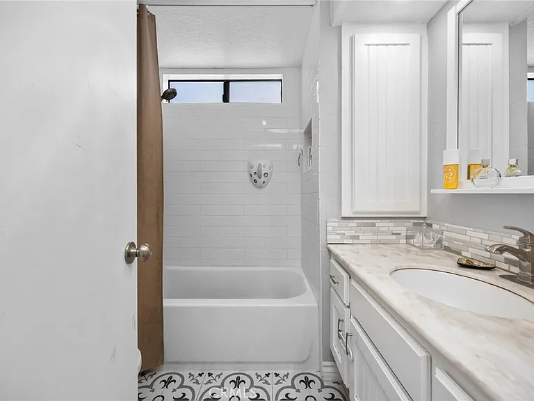 15251 Leffingwell Rd #8 — Photo 14