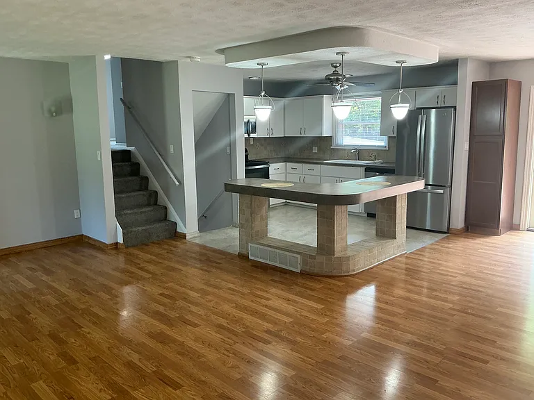 3732 Maplecrest Ave — Photo 14