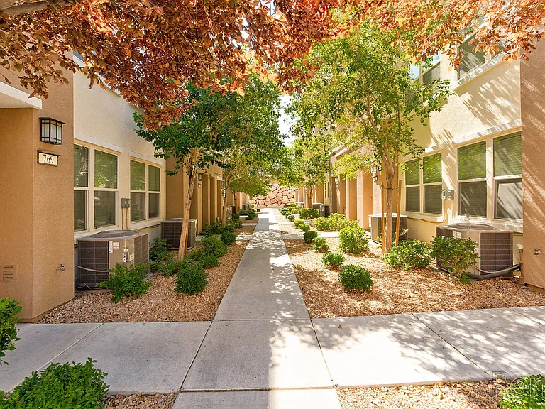 Croix Townhomes — Photo 5