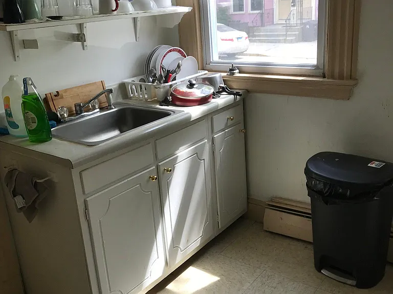 527 Orange St — Photo 2