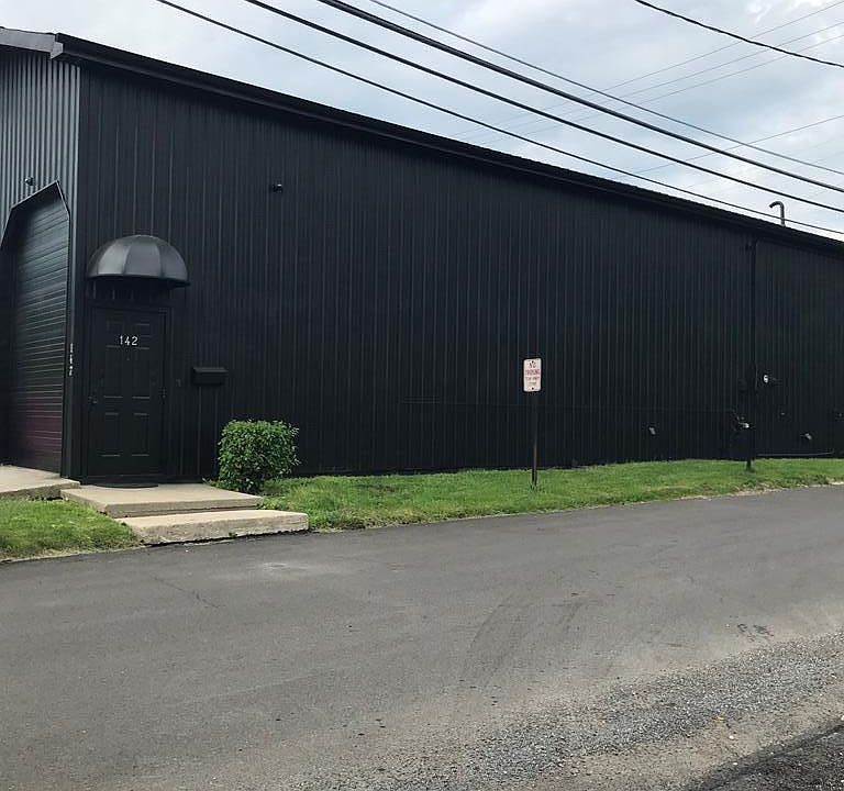 1st image of 142 Luther Pl E