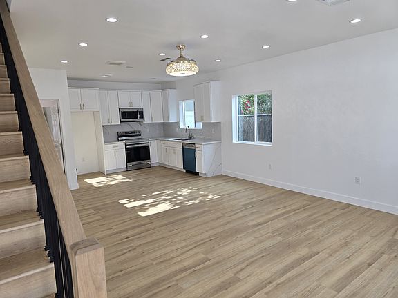 5th image of 15951 Bryant St