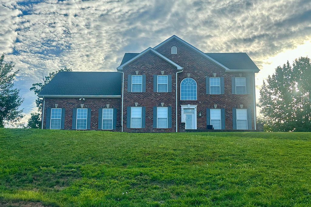 405 Buckingham Pte - Property Image