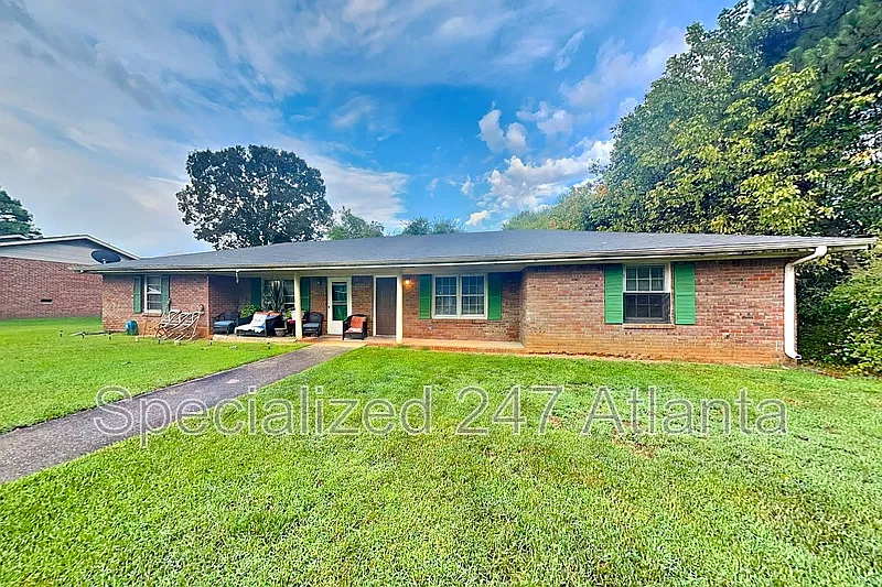 2 bed, 1.0 bath, 967 sqft, $1,145 — Photo 2