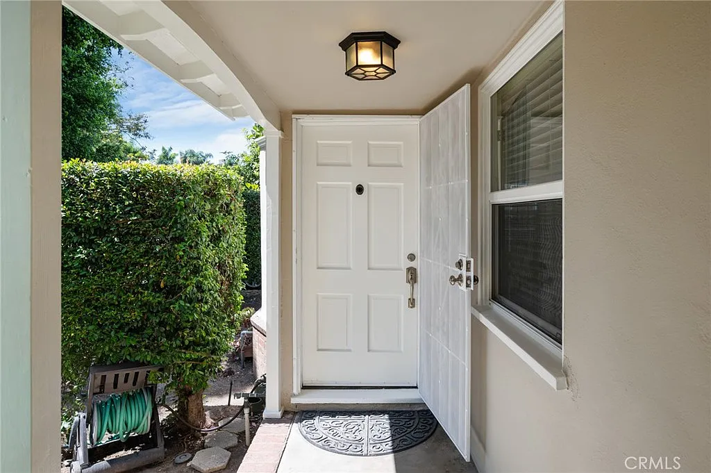 2 bed, 963 sqft, $4,250 — Photo 4