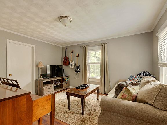 5th image of 10 Arlington Rd