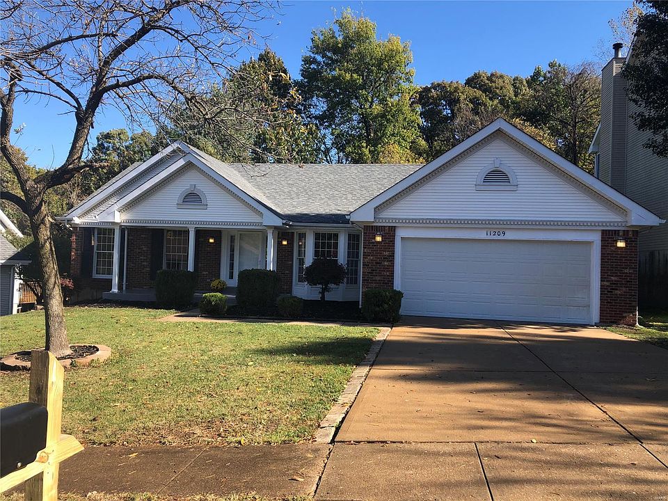 1st image of 11209 Oak Hill Manor Dr