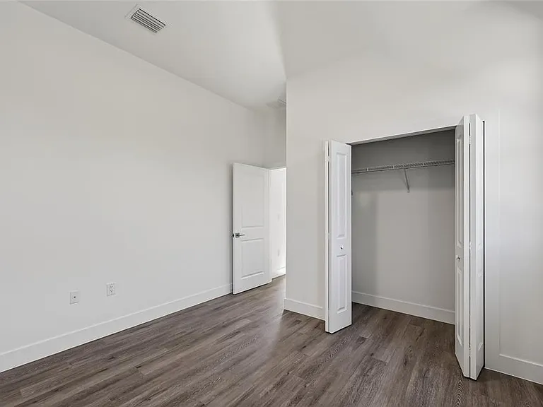 511 Sweetwater Dr — Photo 42