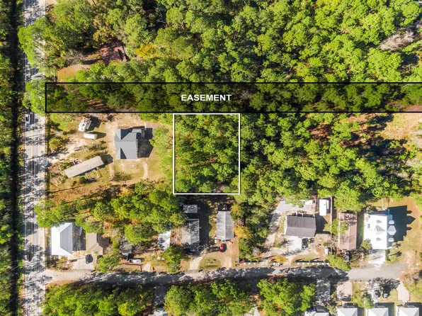 8th St, Pt Washington, FL 32459