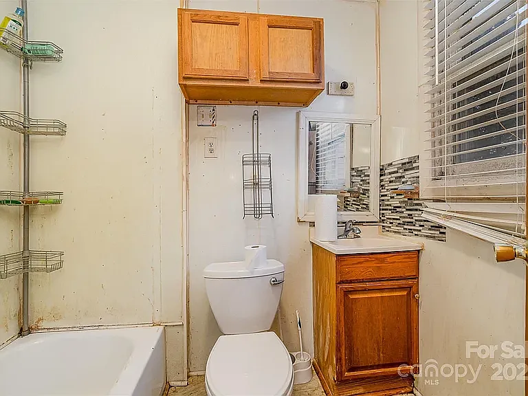 202 Hovis Rd — Photo 13