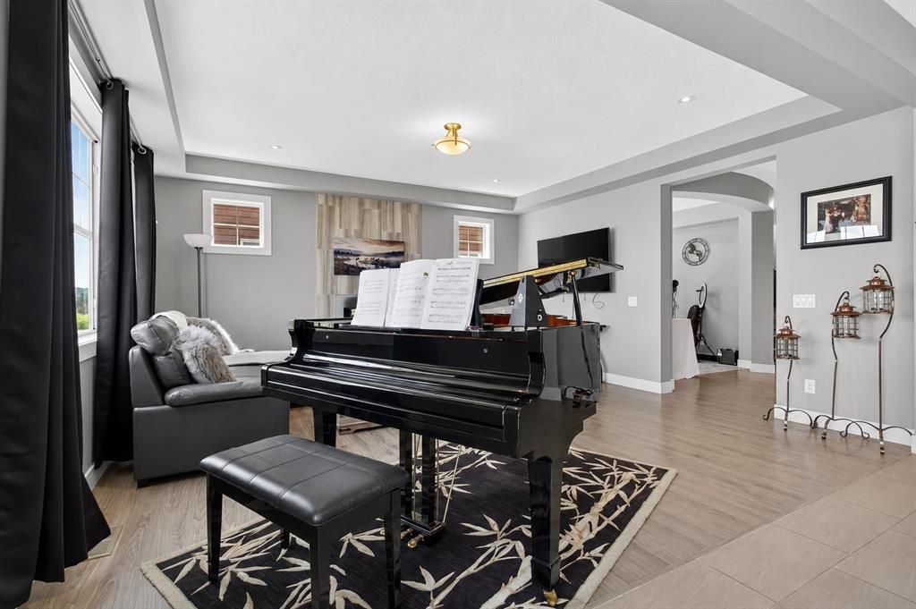 129 W Windford Park SW, Airdrie, AB - View 6