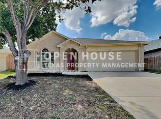 8637 Rainy Lake Dr, Fort Worth, TX 76244
