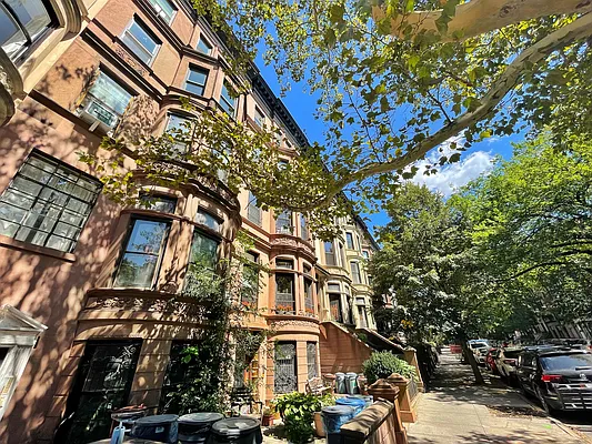 Rented by Pear NYC LLC | media 41