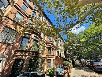 Rented by Pear NYC LLC