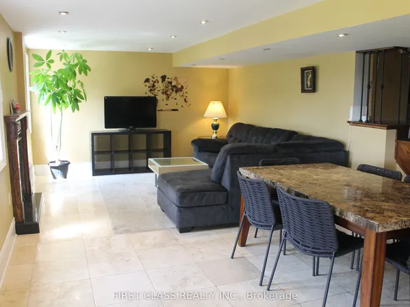 37 Townwood Dr, Richmond Hill, ON L4E 4S9