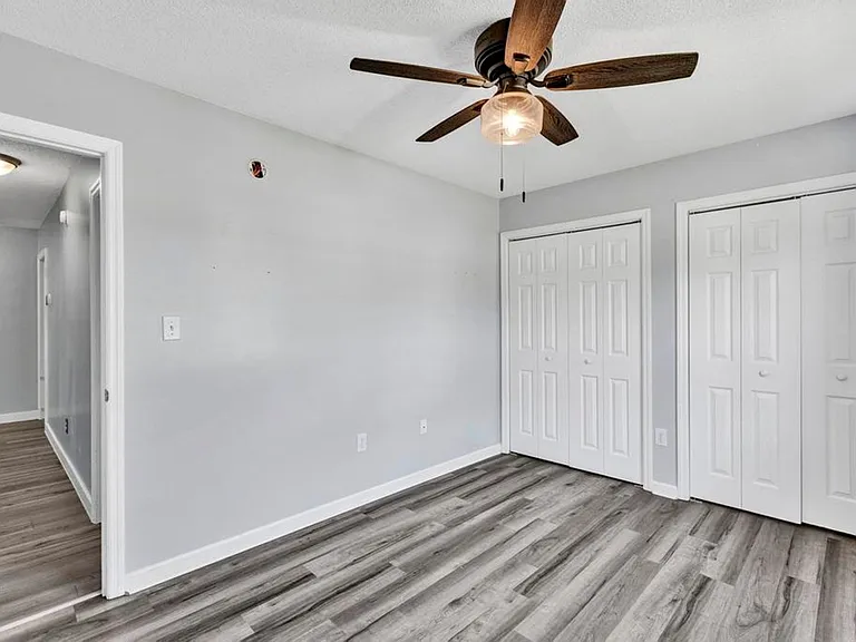 110 Foxlair Dr — Photo 11
