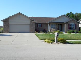 2010 Deerfield Rd, Chatham, IL 62629