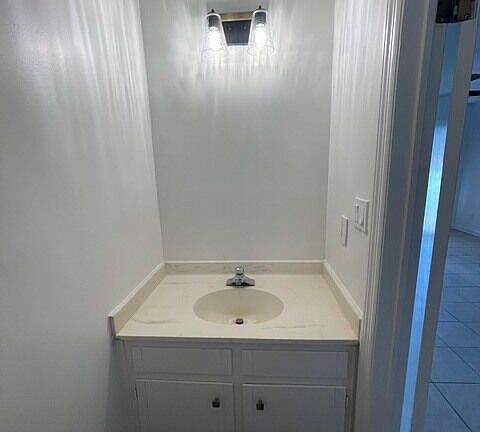 4th image of 3925 Mountain View Rd APT F4