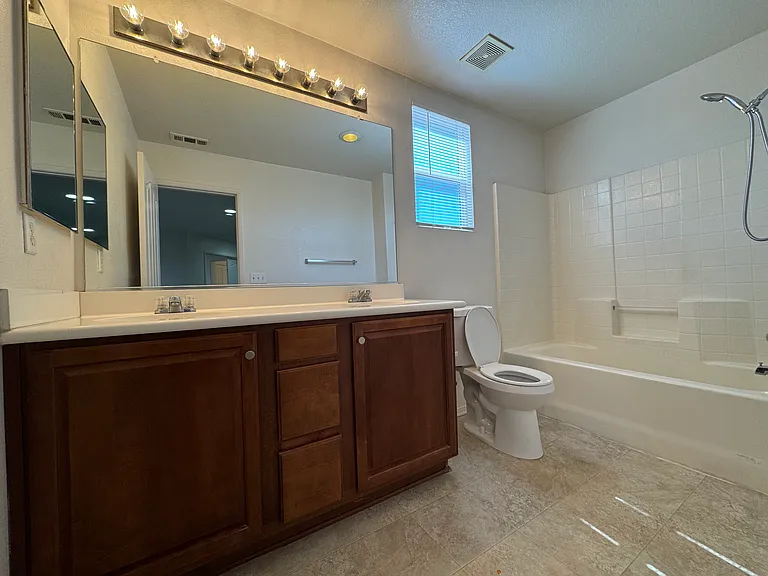 14042 Jockey Ln — Photo 11