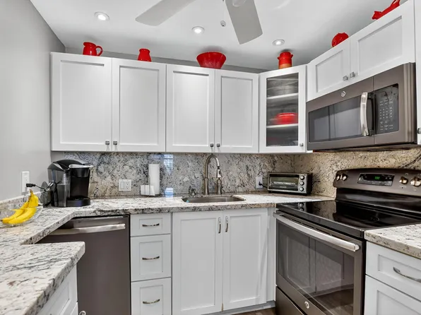 27 Fanshaw A, Boca Raton, FL 33434