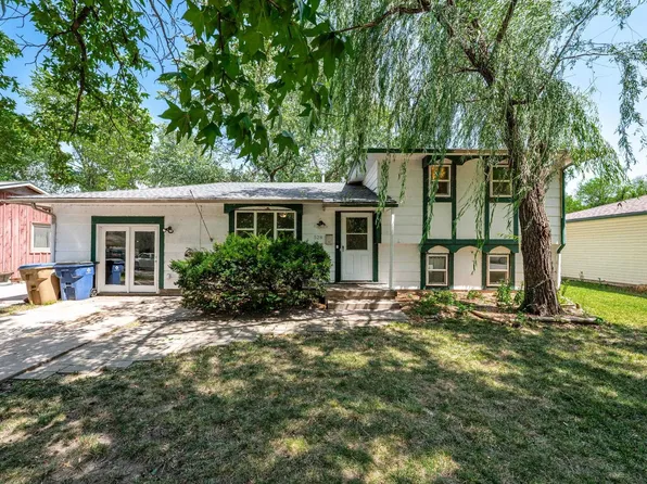 528 N Dexter Ave, Valley Center, KS 67147