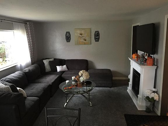 5th image of 33132 Redwood Blvd