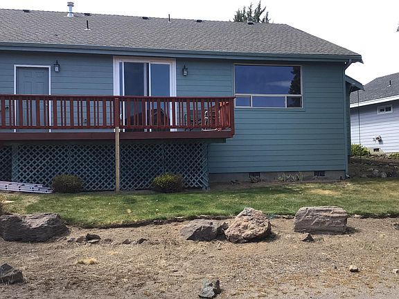 Deck with peek-a-boo view