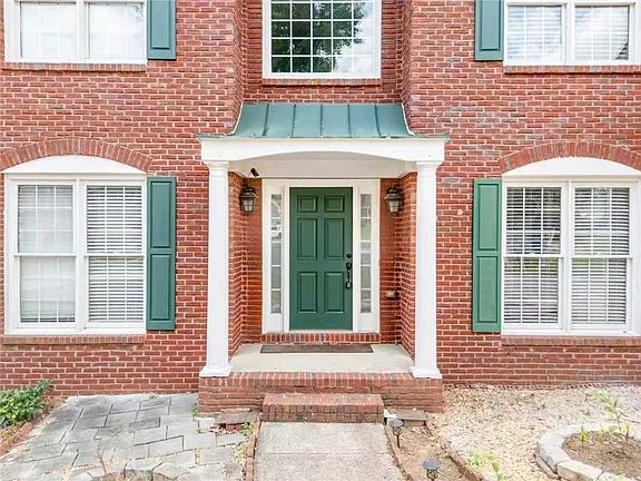 3rd image of 1832 Shores Ridge Ct