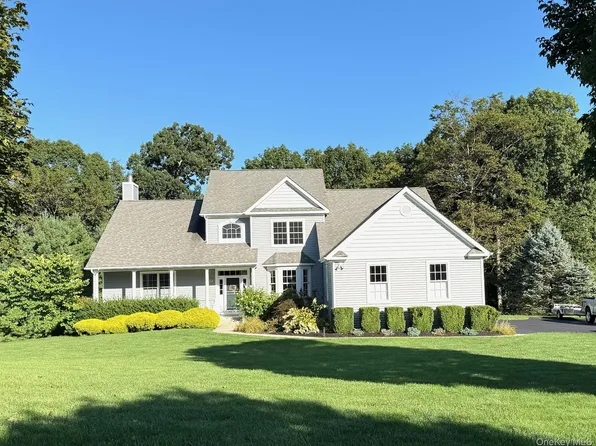 16 Ballymeade Road, Hopewell Junction, NY 12533