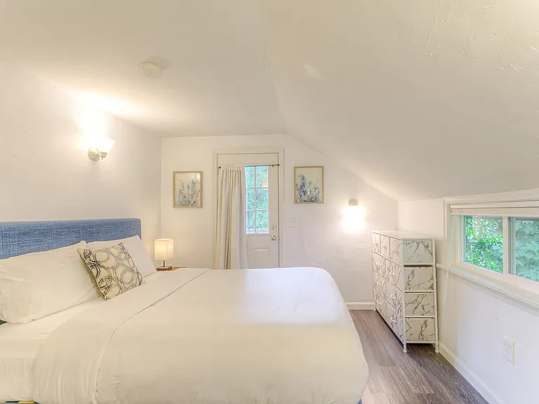 9704 Holman Rd NW #3 — Photo 4