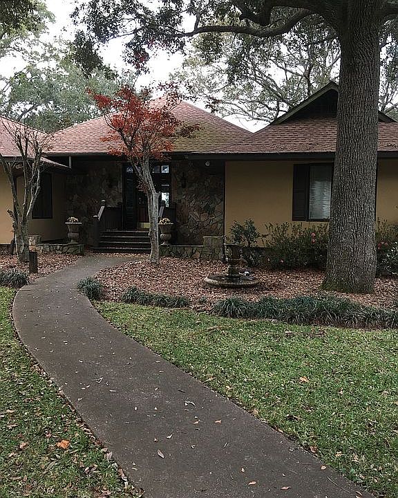 Front walk way with parking 