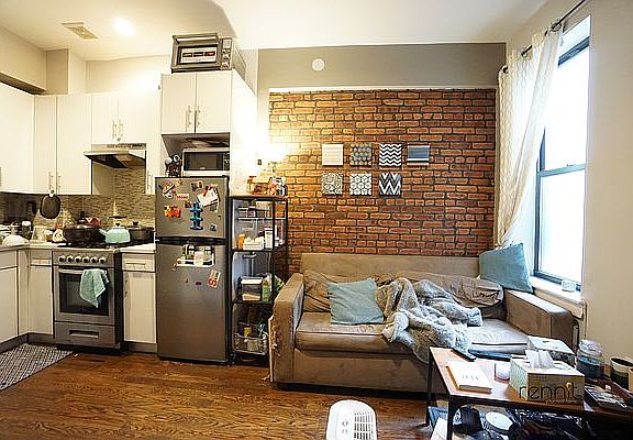 3rd image of 823 Saint Johns Pl APT 1D