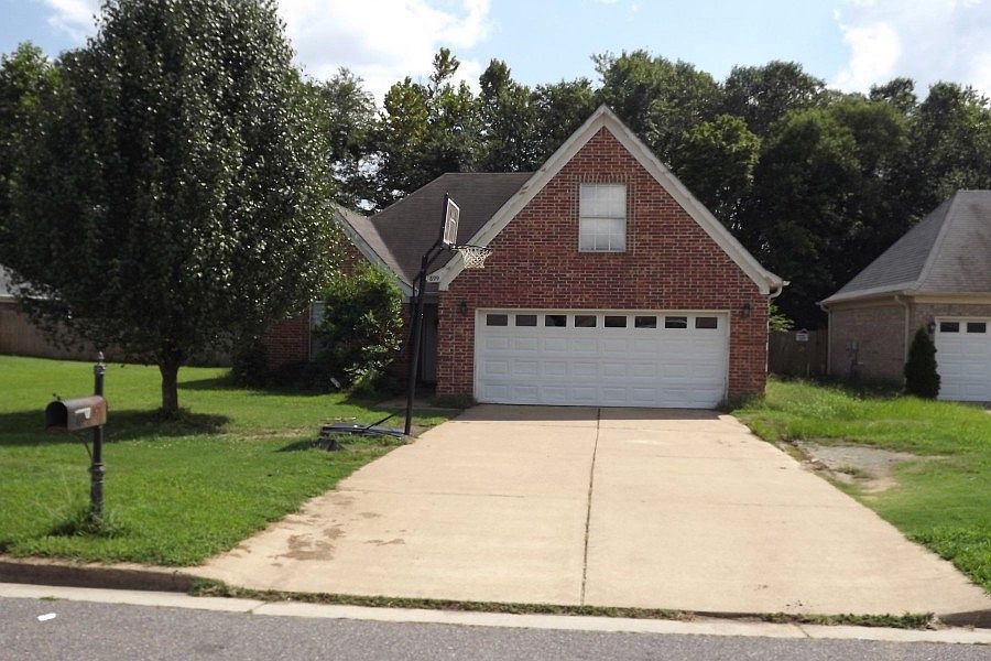 1st image of 899 Trafalgar Dr
