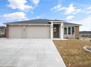 2380 Upriver, Richland, WA 99352