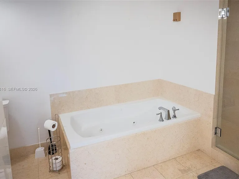 19900 E Country Club Dr #318 — Photo 10