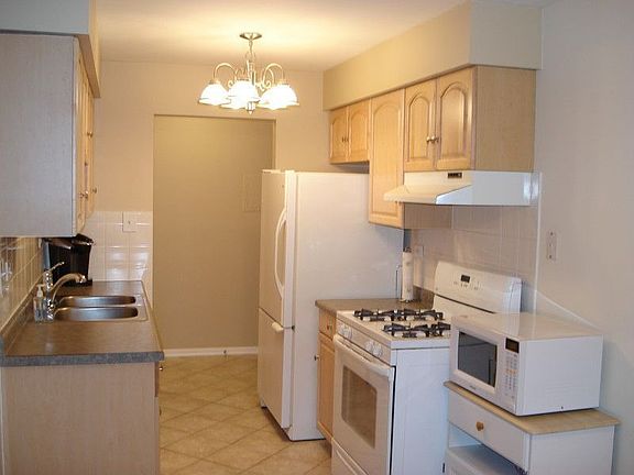 3rd image of 1198 Royal Glen Dr APT 215B