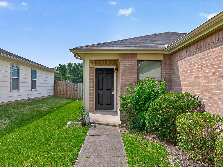 22851 Twisting Pine Dr — Photo 5