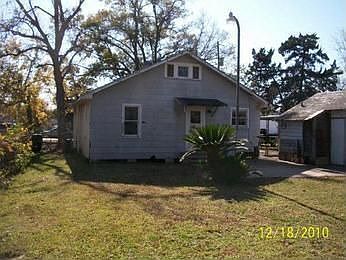 2nd image of 121 Luther St
