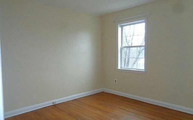 2nd image of 8314 Bon Air Rd
