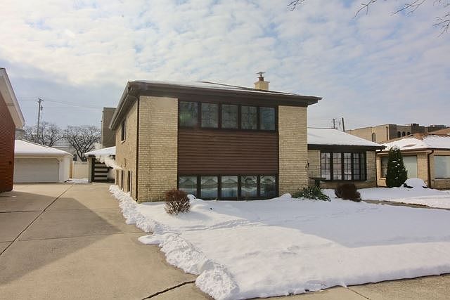 1st image of 4513 W 102nd Pl