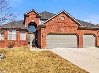 16433 Moore Park Rd, Macomb, MI 48044