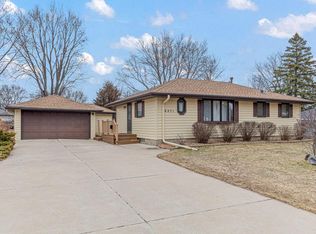 6571 3rd Street Ct N, Oakdale, MN 55128