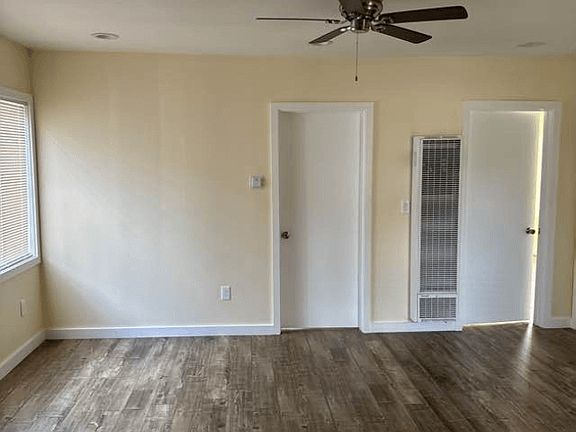 5th image of 6403 S Victoria Ave #6572461