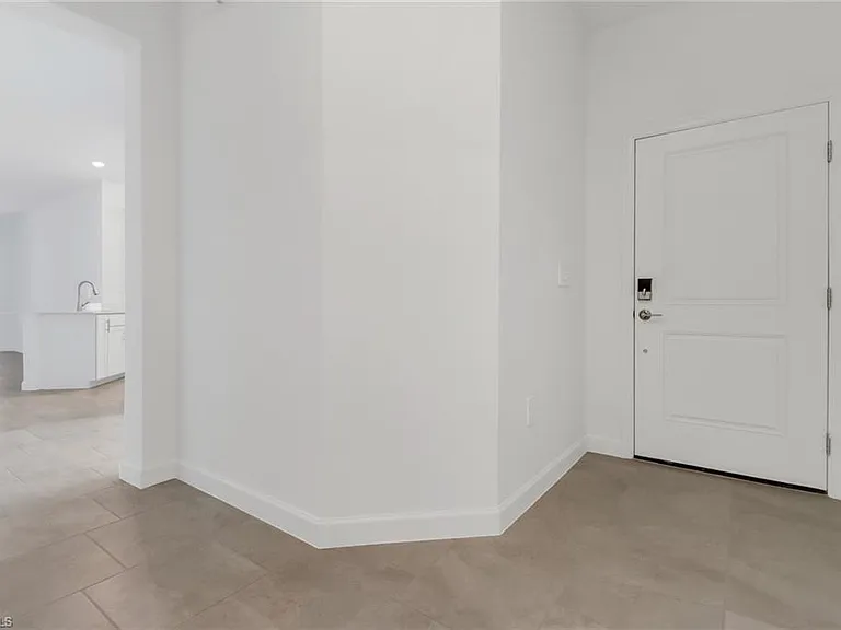 19708 Hinkley Dr — Photo 11