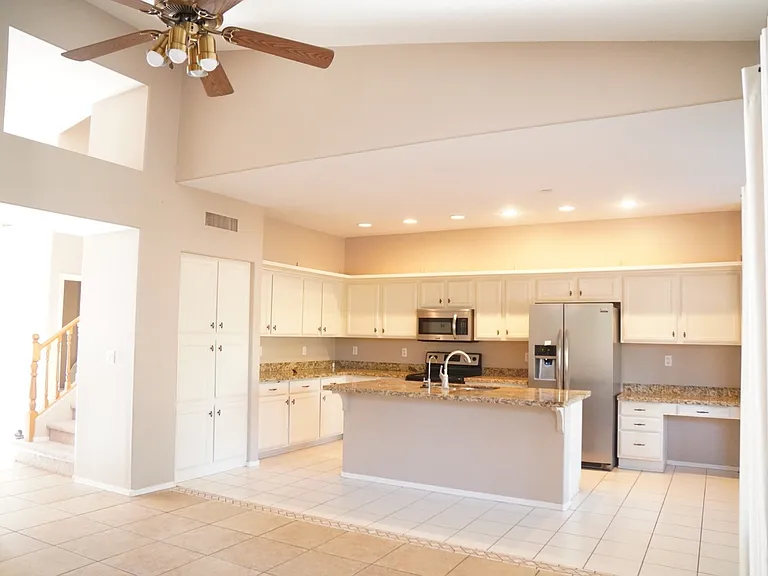 1231 N Firehouse Ct — Photo 2