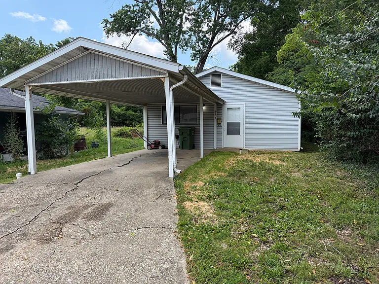 108 N Spilman Ave — Photo 1