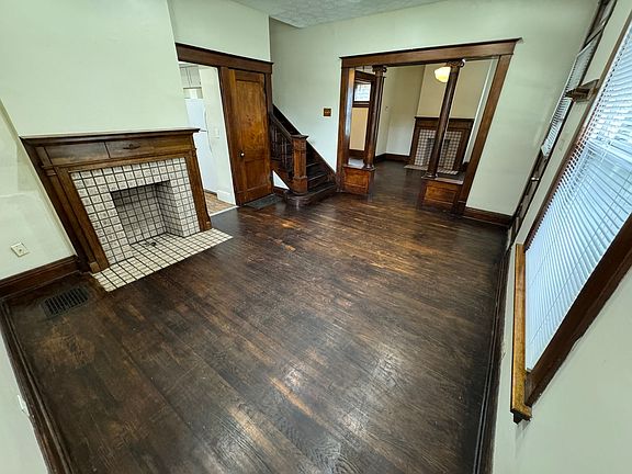 5th image of 364 E Northwood Ave