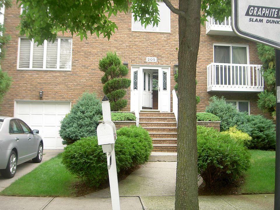 1st image of 205 Billop Ave