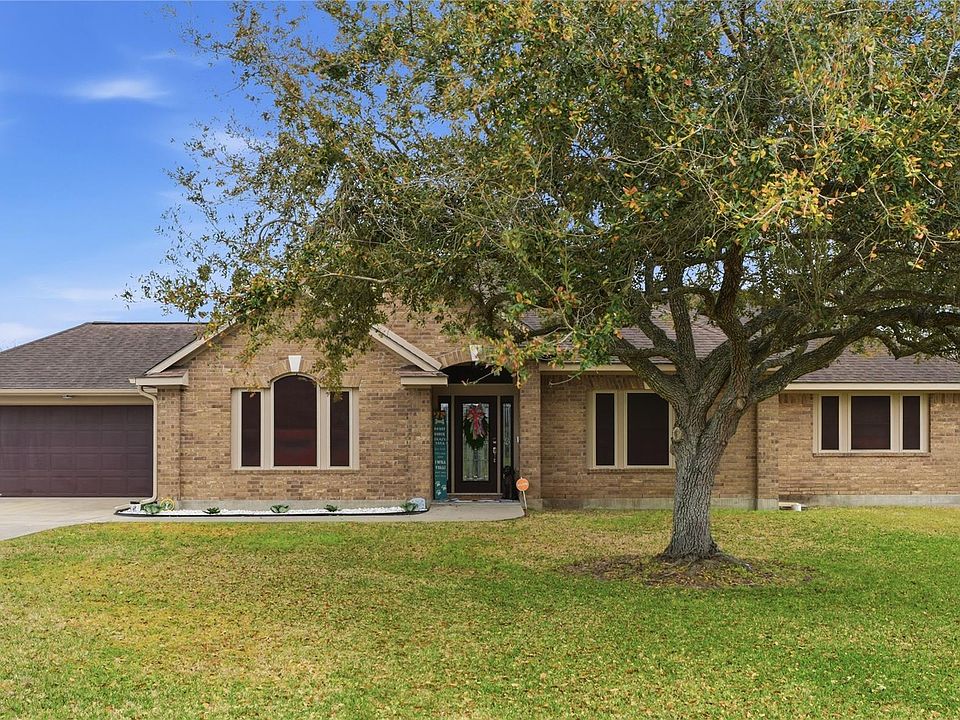 1st image of 615 Lilley Rd