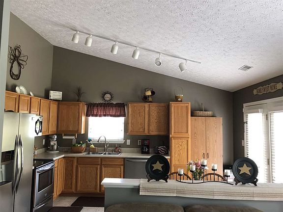 3rd image of 5401 N Bobbie Ct